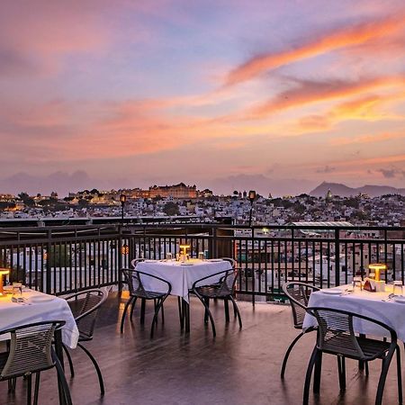 The Mangal View Residency - A Luxury Boutique Business Hotel Udaipur Bagian luar foto