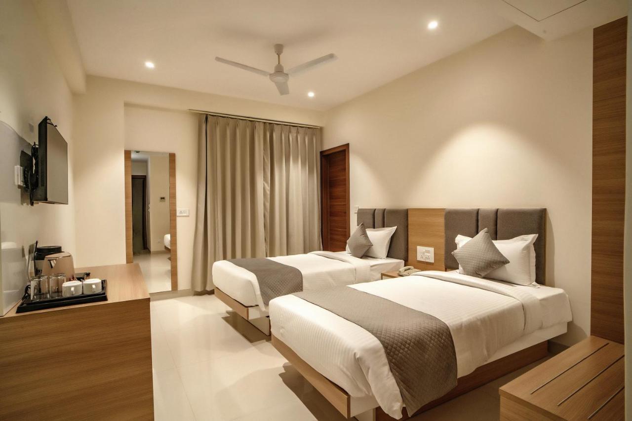 The Mangal View Residency - A Luxury Boutique Business Hotel Udaipur Bagian luar foto
