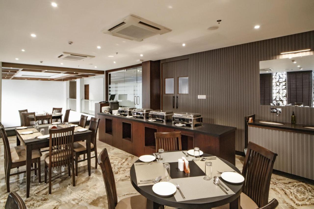 The Mangal View Residency - A Luxury Boutique Business Hotel Udaipur Bagian luar foto