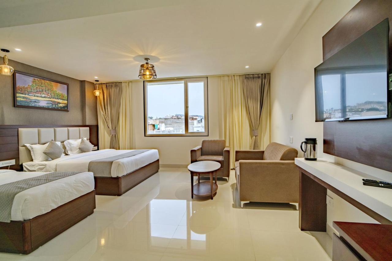 The Mangal View Residency - A Luxury Boutique Business Hotel Udaipur Bagian luar foto