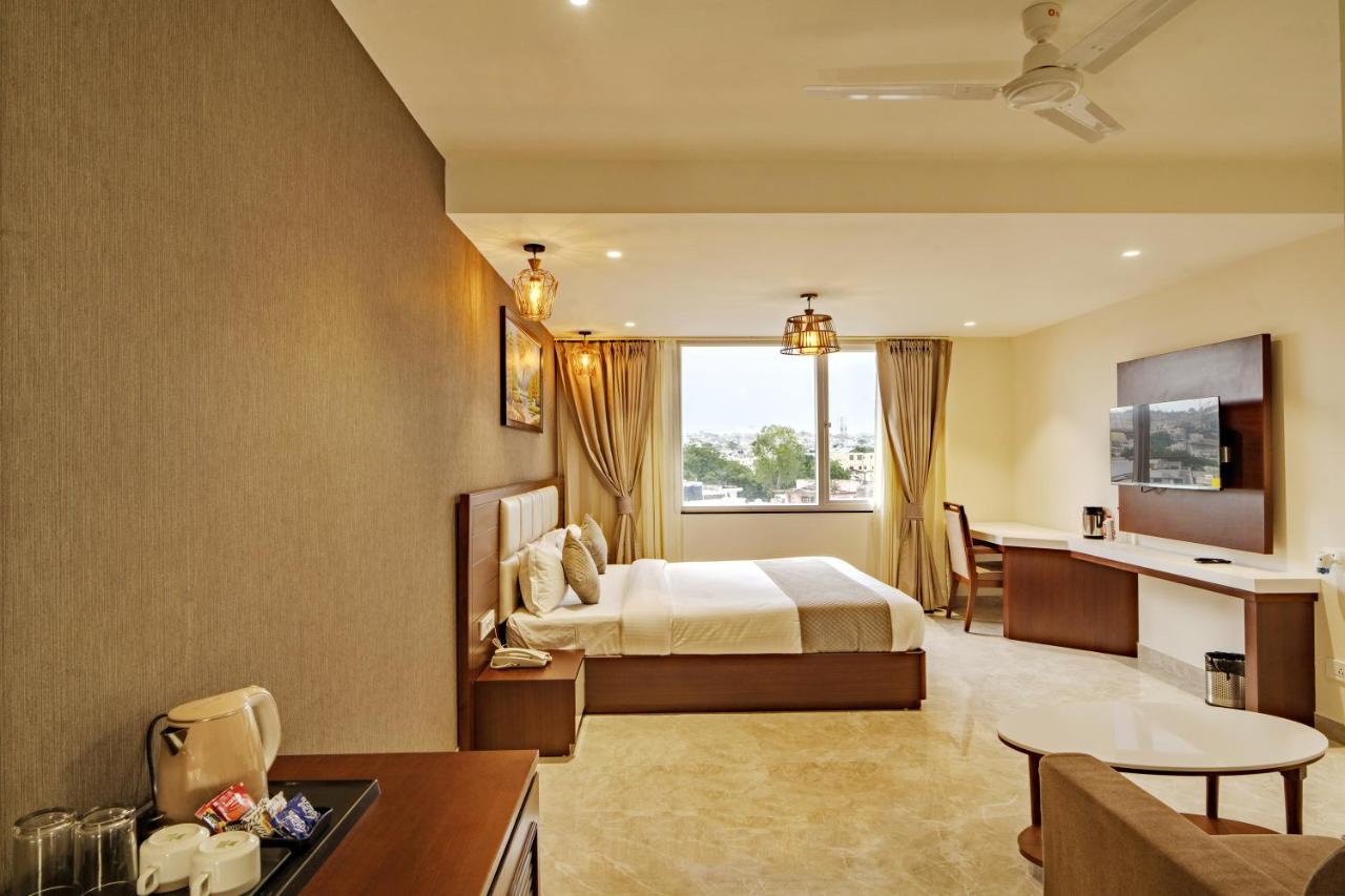 The Mangal View Residency - A Luxury Boutique Business Hotel Udaipur Bagian luar foto