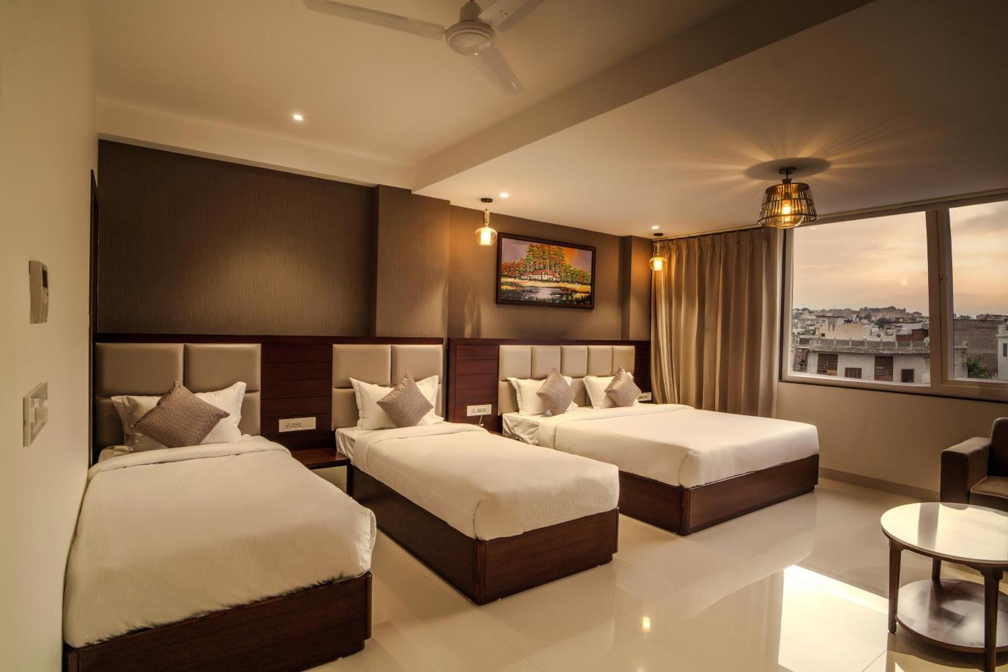 The Mangal View Residency - A Luxury Boutique Business Hotel Udaipur Bagian luar foto