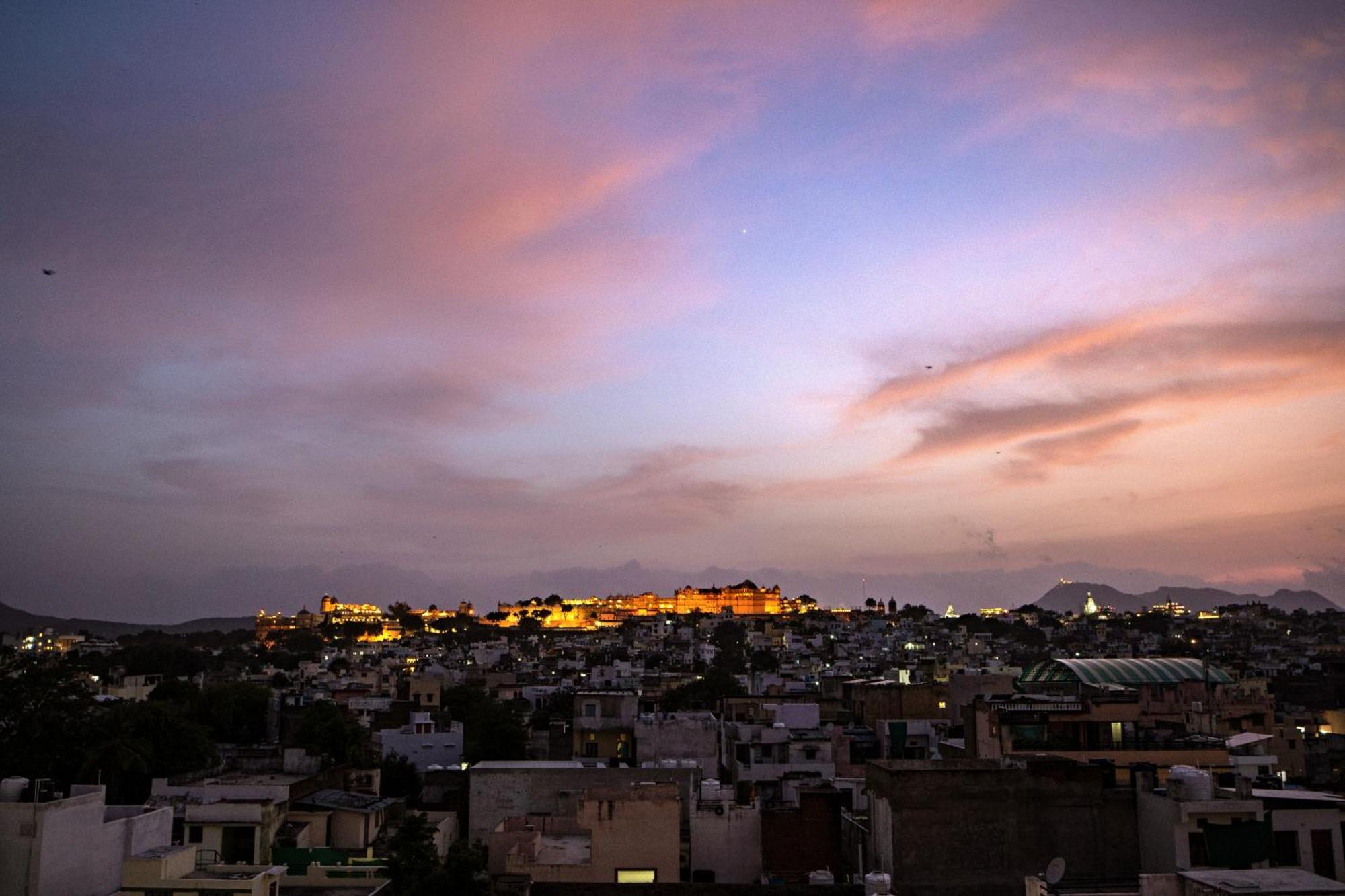 The Mangal View Residency - A Luxury Boutique Business Hotel Udaipur Bagian luar foto